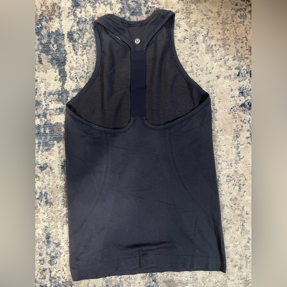 Lululemon swiftly raced back tank size 4 navy blue